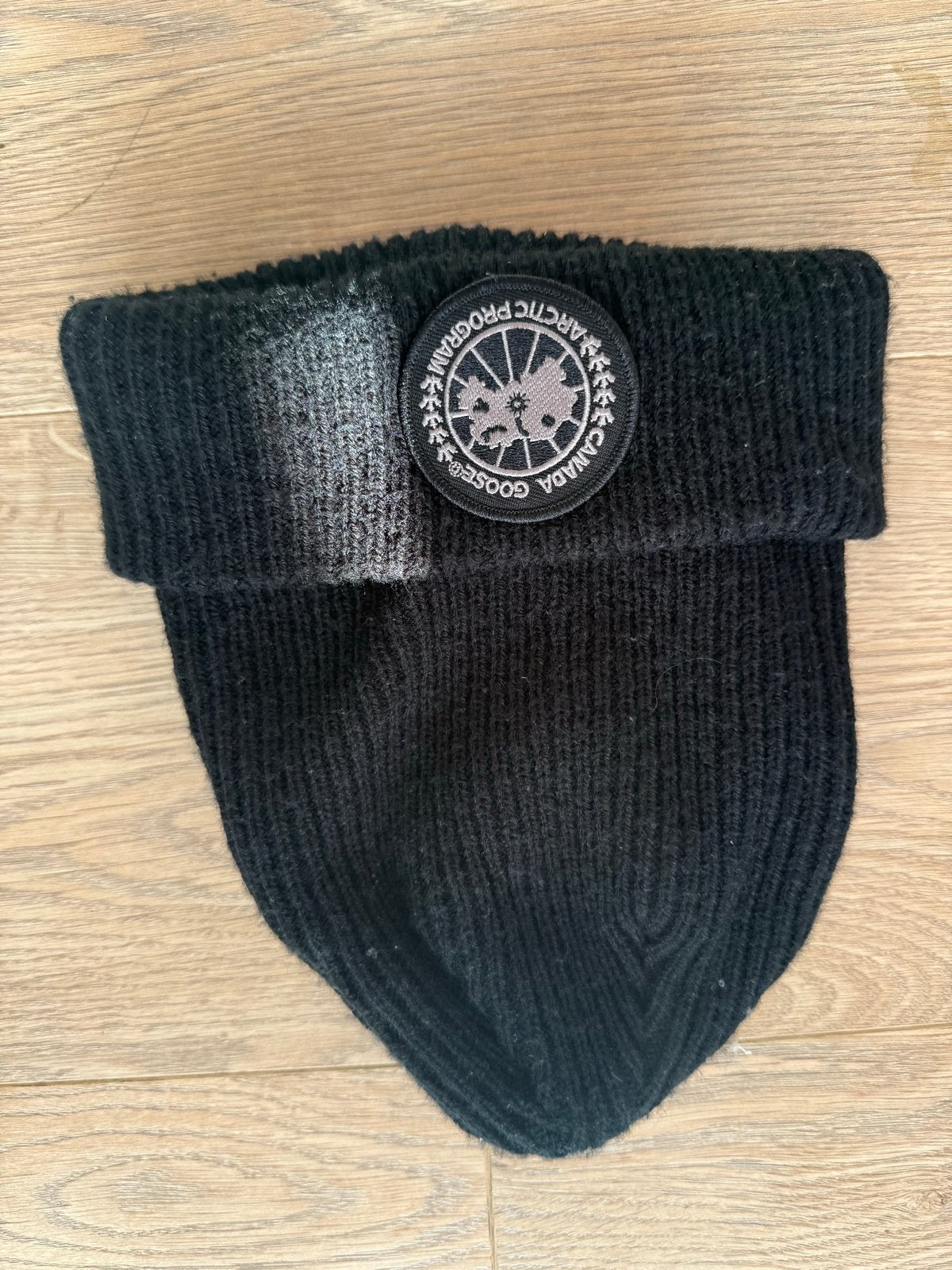 Canada Goose Muts Zwart - Zo goed als nieuw, Ophalen of Verzenden, Zo goed als nieuw, Maat 38/40 (M), Muts
