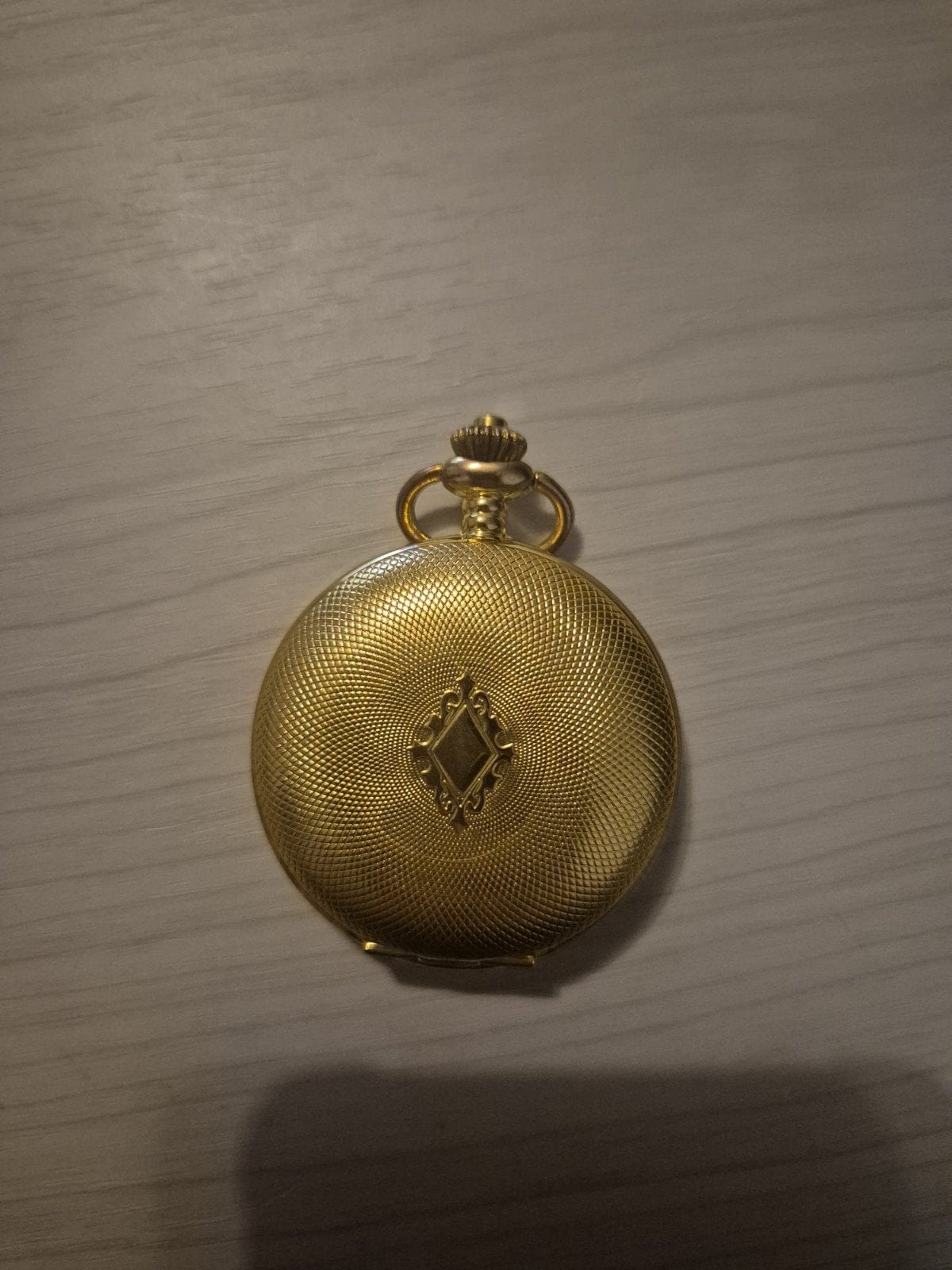 Verguld zakhorloge met gedetailleerde gravure, Overige materialen, Zakhorloge, Verguld, Onbekend