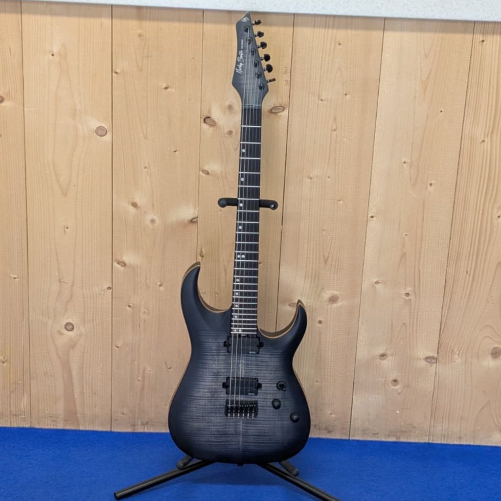 Harley Benton Amorak 6 Pro Series elektrische gitaar - ZGAN, Harley Benton, Zo goed als nieuw, Support@harleybenton.com, Wilhelmstr. 20
21244 Buchholz in der Nordheide
Germany