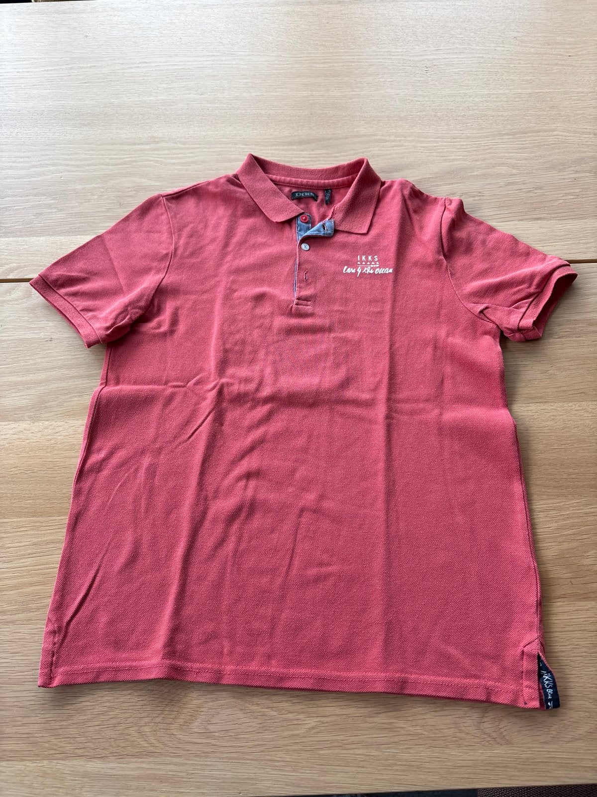 IKKS polo shirt zalmroze met stoere surf print maat 152, Ophalen, Zo goed als nieuw, Jongen of Meisje, Shirt of Longsleeve
