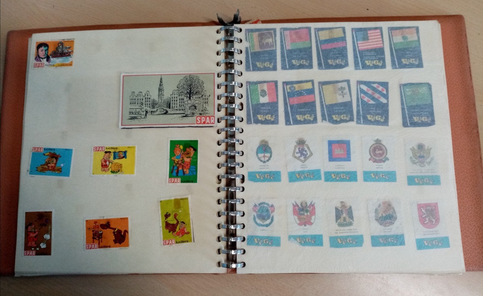 Album met luciferplaatjes, Verzamelen, Ophalen of Verzenden, Gebruikt, Sigarenbandjes