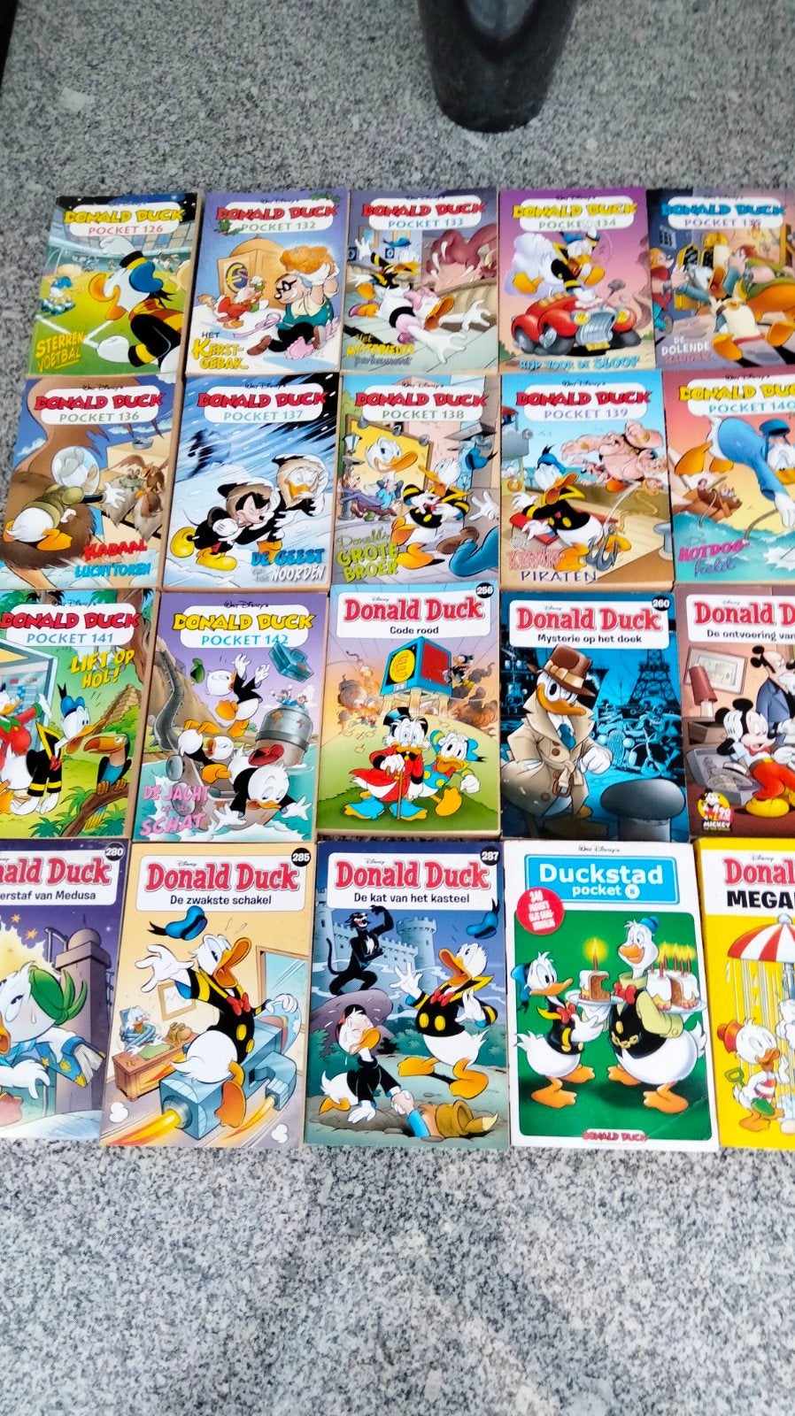 22 stuks Donald Duck pocket boekjes, Boeken, Meerdere comics, Ophalen of Verzenden, Gelezen, Europa