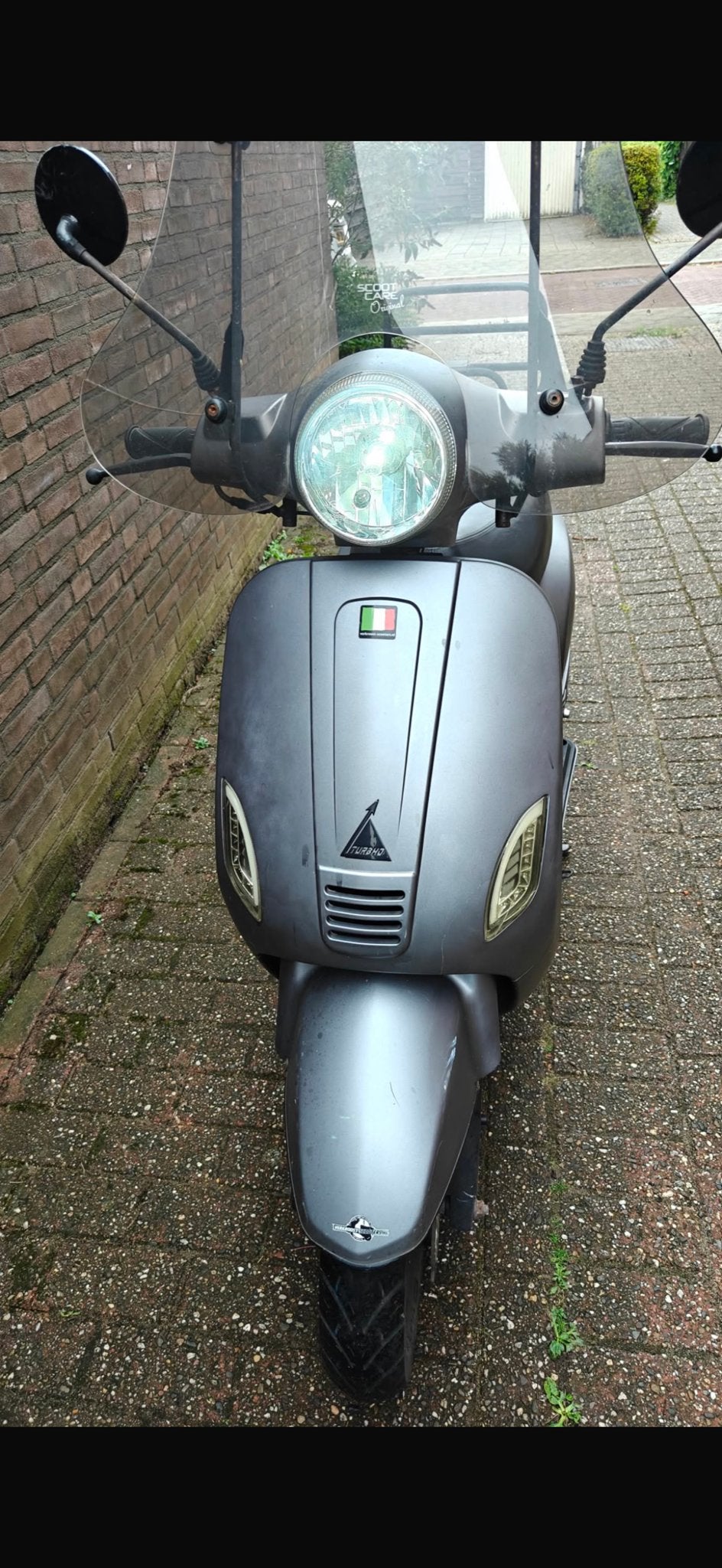 Grijze scooter 1500km 2 jaar stil gestaan loopt goed, Ophalen, Gebruikt, Overige modellen, Maximaal 45 km/u