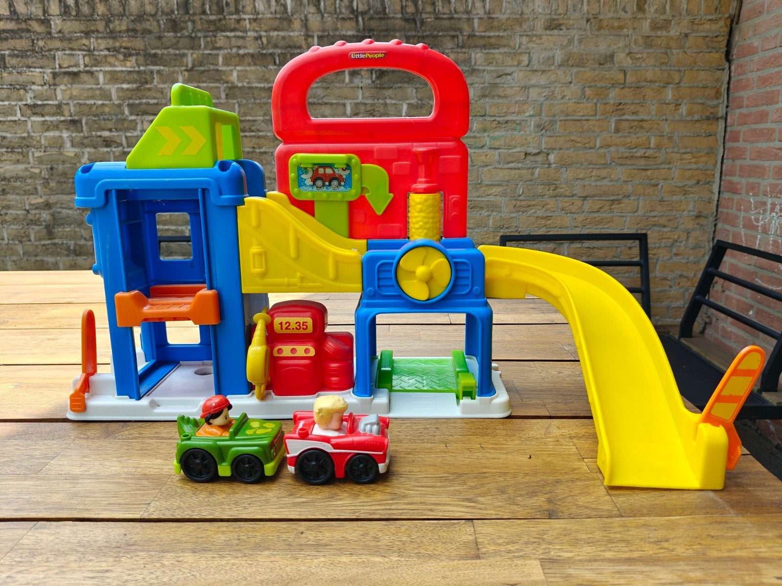 Fisher Price Little People wasstraat / garage met 2 auto's, Ophalen, Gebruikt, 2 tot 4 jaar