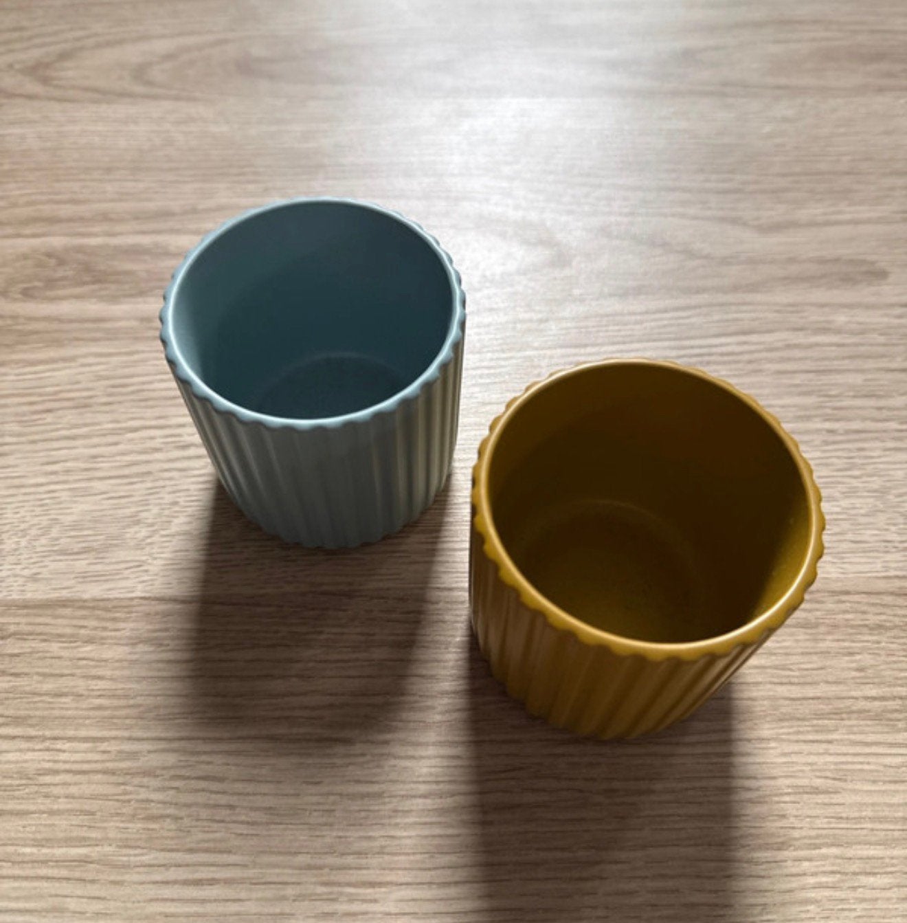 Ikea bloempotten geel en lichtblauw klein, Tuin en Terras, Ophalen, Rond, Zo goed als nieuw, Aardewerk