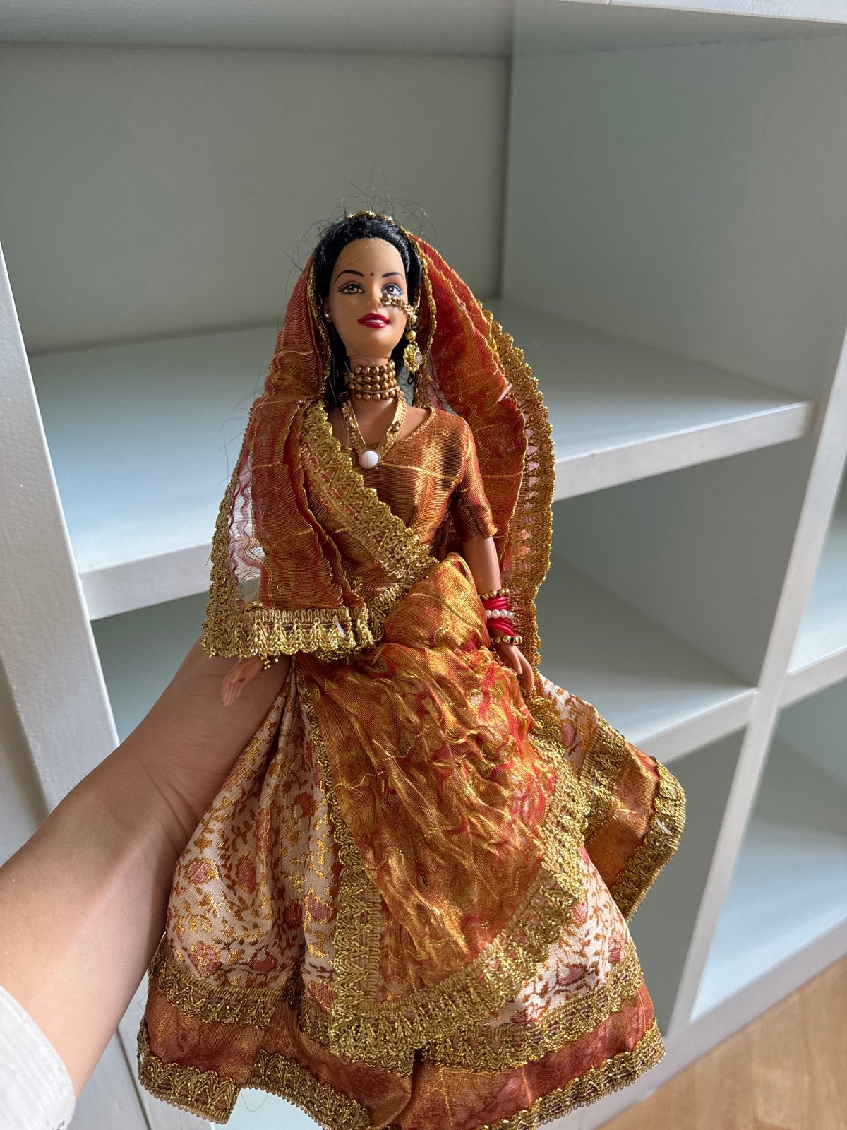 Barbie pop in traditionele Indiase kleding, Kinderen en Baby's, Ophalen of Verzenden, Zo goed als nieuw, Barbie