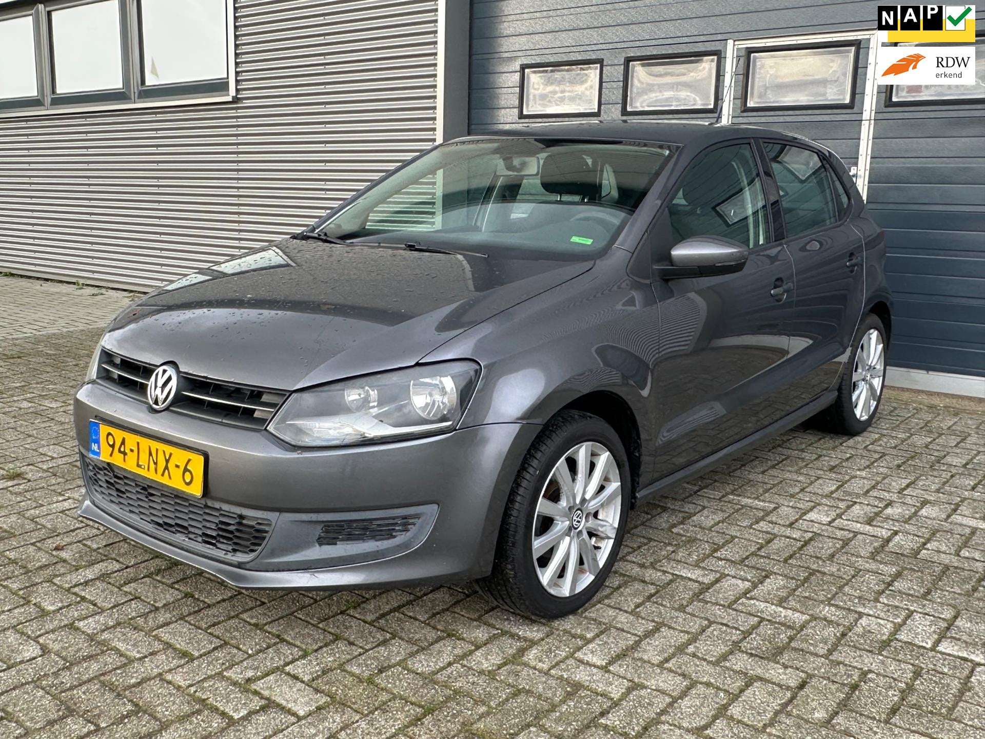 Volkswagen Polo 1.2 TSI Comfortline - MOTOR TIKT - RIJDBAAR, Auto's, Voorwielaandrijving, Handgeschakeld, 19 km/l, Zilver of Grijs
