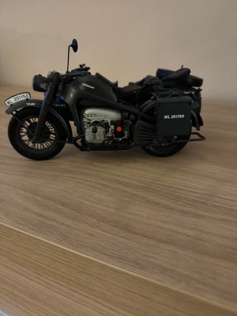 Schuco Zundapp KS750 met zijspan luftwaffe die cast 1-10, Hobby en Vrije tijd, Ophalen of Verzenden, Nieuw, Motor