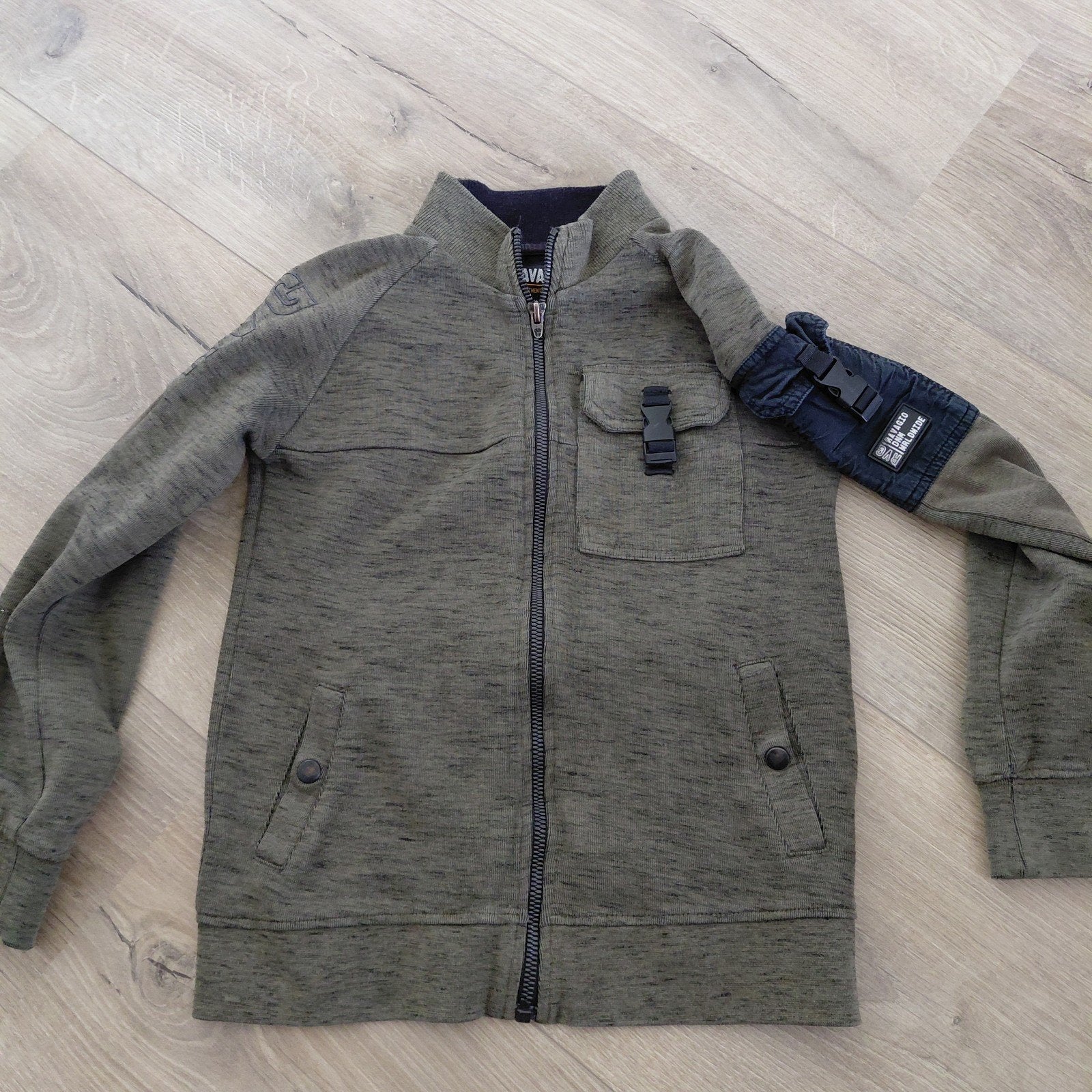 Vest unlocked 140 / 145 maar valt eerder  als 134, Ophalen of Verzenden, Zo goed als nieuw, Jongen, Trui of Vest