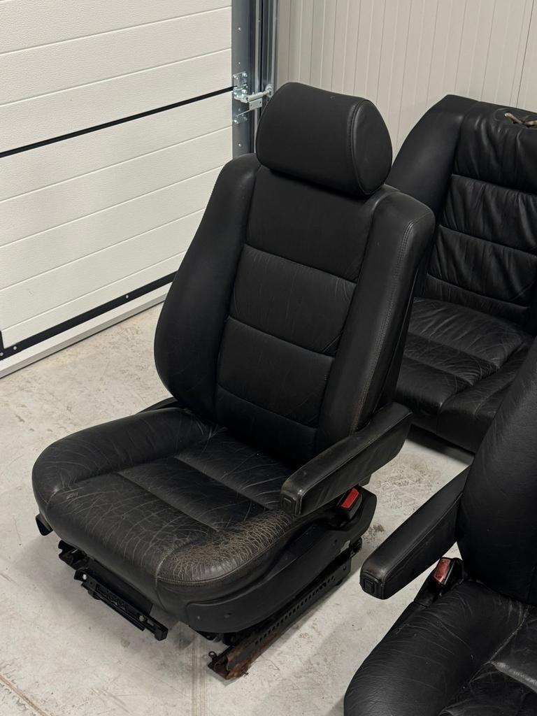 BMW E34 Zwart Lederen Interieur met Armsteunen, Auto-onderdelen, Interieur en Bekleding, BMW, Gebruikt, Ophalen