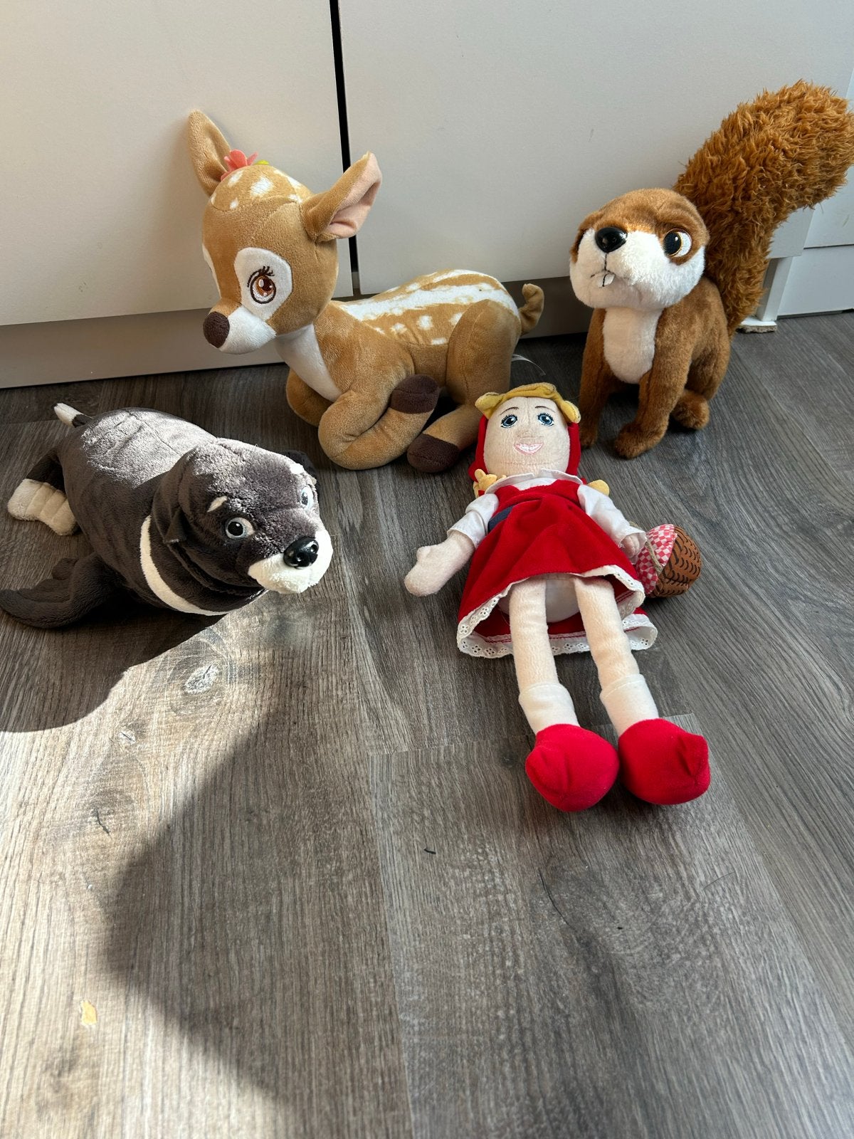 Efteling knuffels: Roodkapje, Bambi, eekhoorn en zeehond, Ophalen of Verzenden, Zo goed als nieuw, Overige typen