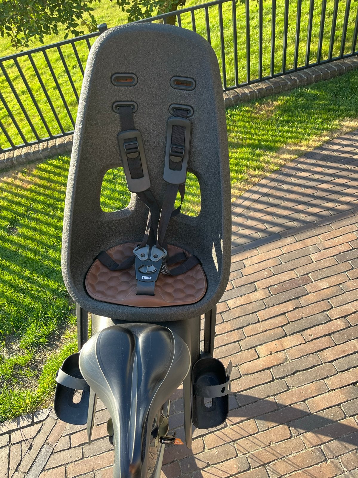 Gebruikt Thule fietsstoeltje - Veilig en comfortabel, Ophalen, Achterzitje, 9 t/m 18 kg, Gebruikt