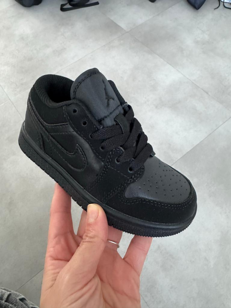 Nike Jordan 1 Low Zwart - Maat 28, Jongen of Meisje, Schoenen, Nieuw, Ophalen of Verzenden