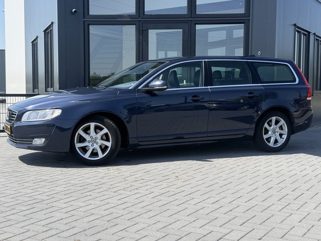Volvo V70 T4 Nordic+ Leer | Verwarmbare stoelen | nwe distri, Voorwielaandrijving, Euro 5, Gebruikt, Zwart