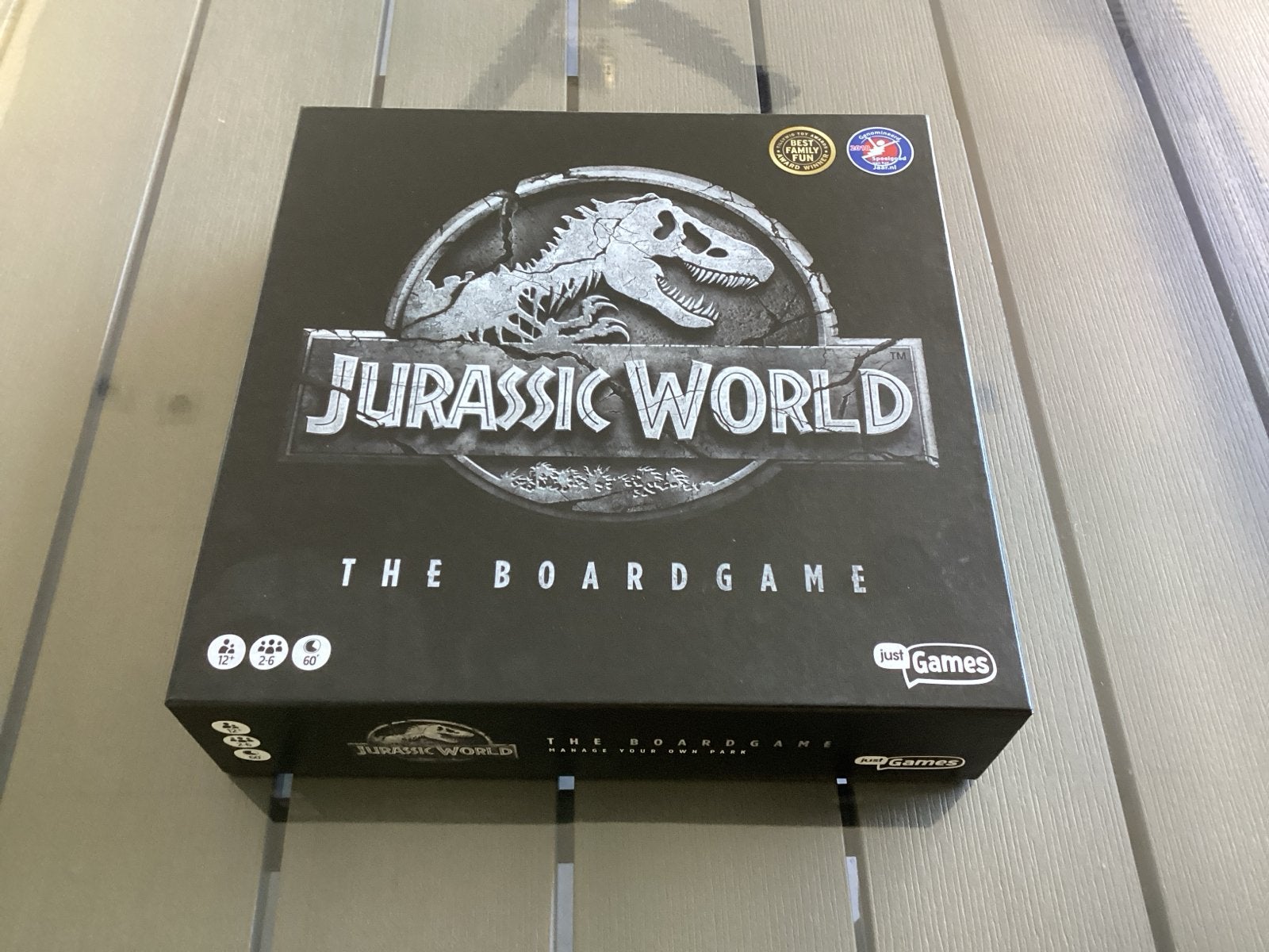 Jurassic World: The Board Game - Compleet, Vijf spelers of meer, Ophalen, Zo goed als nieuw