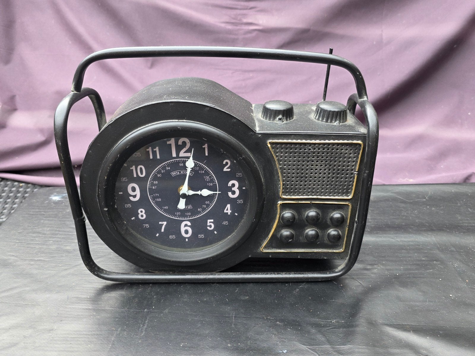 Vintage radio-stijl klok van metaal, Antiek en Kunst, Ophalen of Verzenden