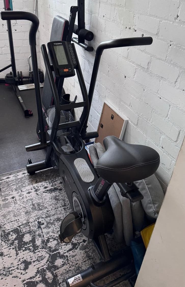 Airbike TOORX BRX AIR300, Sport en Fitness, Fitnessapparatuur, Ophalen, Armen, Zo goed als nieuw, Airbike