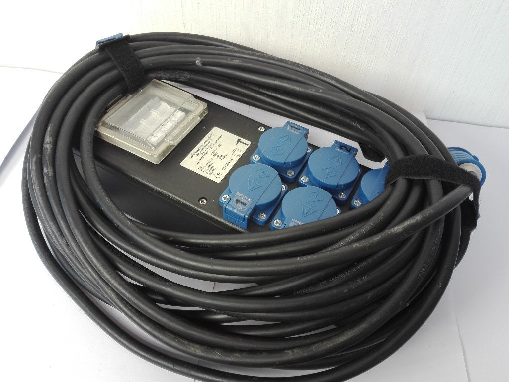 Verdeelslof 16A CEE 3p > 6x shuko 230 volt, Caravans en Kamperen, Kampeeraccessoires, Gebruikt, Ophalen of Verzenden
