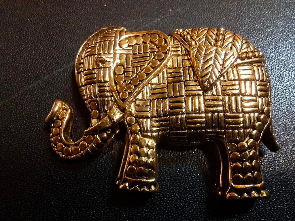 Vintage Goudkleurige Olifant Broche - Uniek Design, Overige materialen, 4 tot 7 cm, Gebruikt, Ophalen of Verzenden