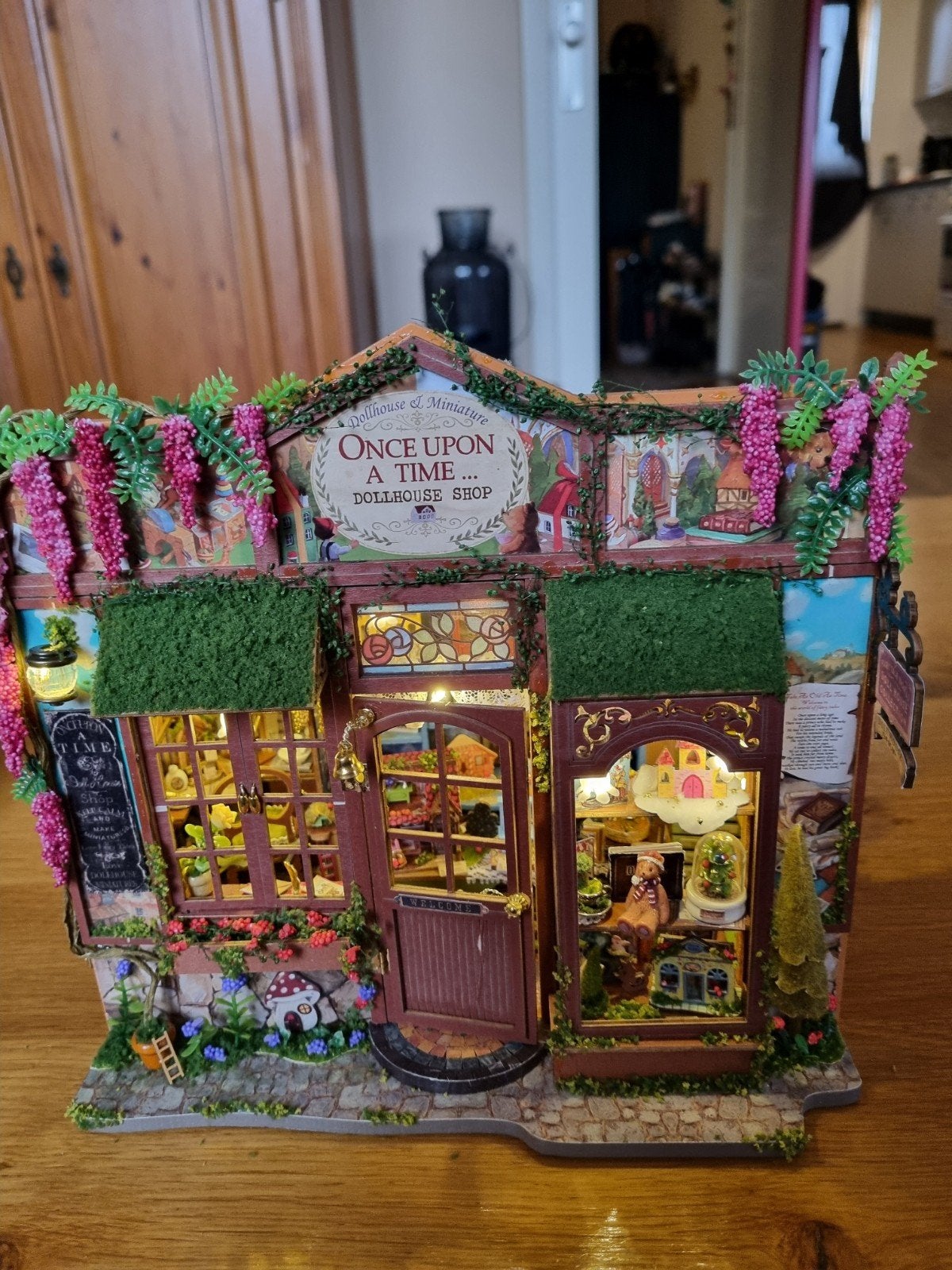 Prachtig handgemaakt miniatuur poppenhuis 'Once Upon a Time', Verzamelen, Ophalen, Zo goed als nieuw, Poppenhuis