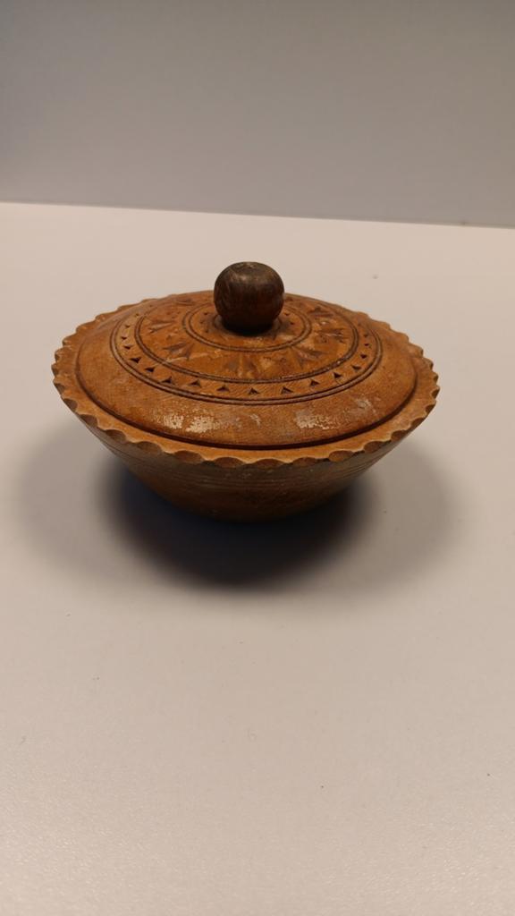 Houten schaaltje met deksel, Huis en Inrichting, Woonaccessoires | Schalen en Manden, Gebruikt, Schaal, Rond, Ophalen of Verzenden