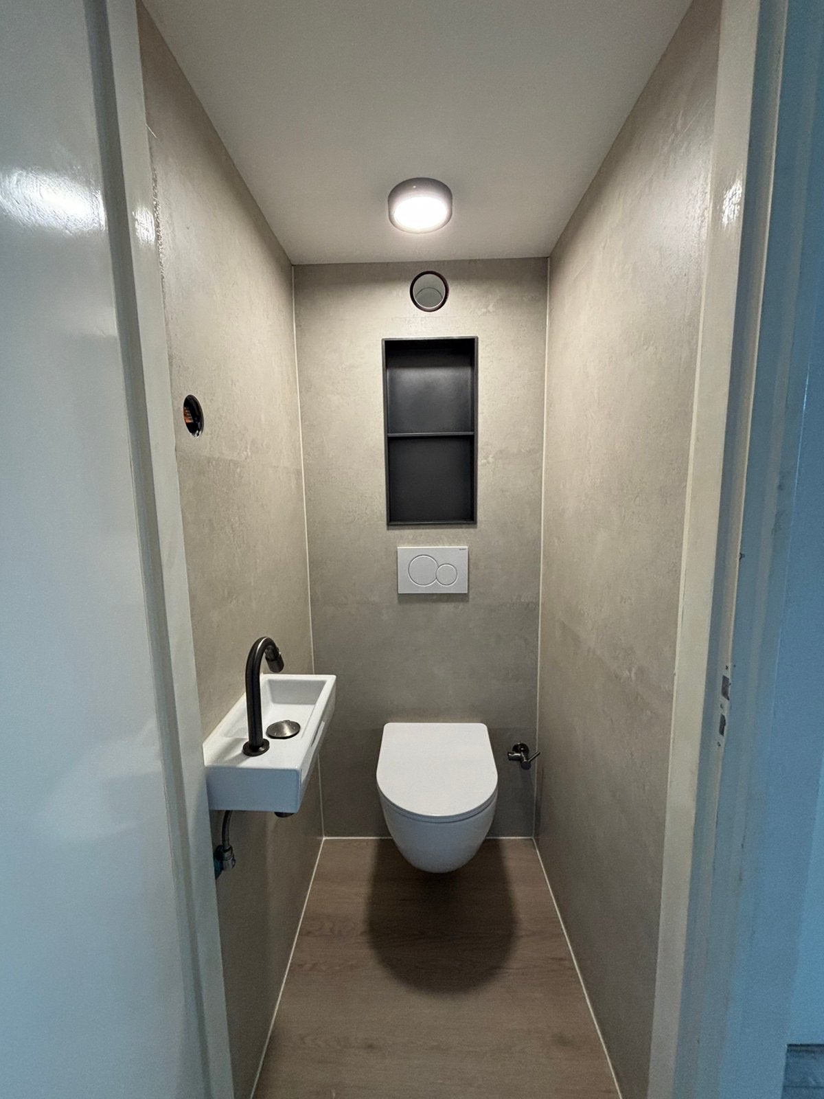 Toilet renovatie – wandpanelen, sanitair & montage, Garantie, Tegelzetten