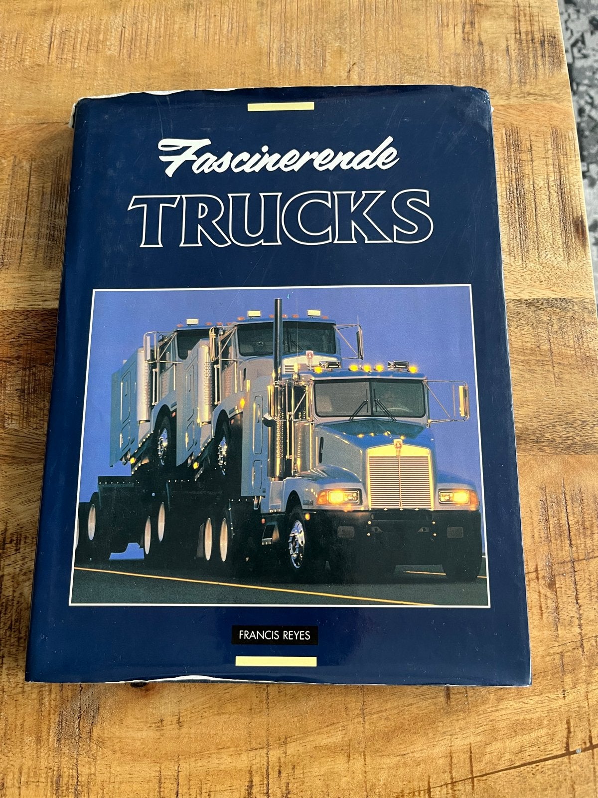 Fascinerende Trucks - Prachtig boek over vrachtwagens, Ophalen of Verzenden, Gelezen, Wetenschap en Natuur