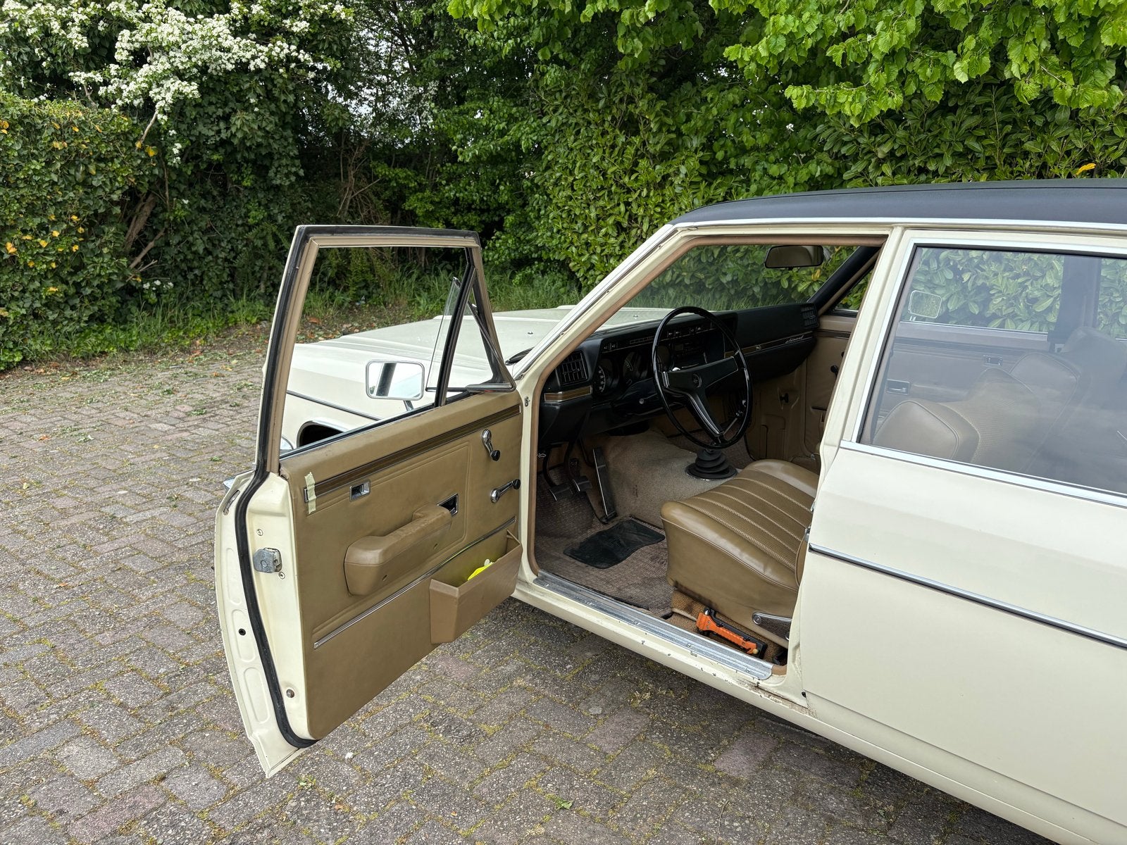 Opel Admiral 2.8 1970 Beige, foto 3