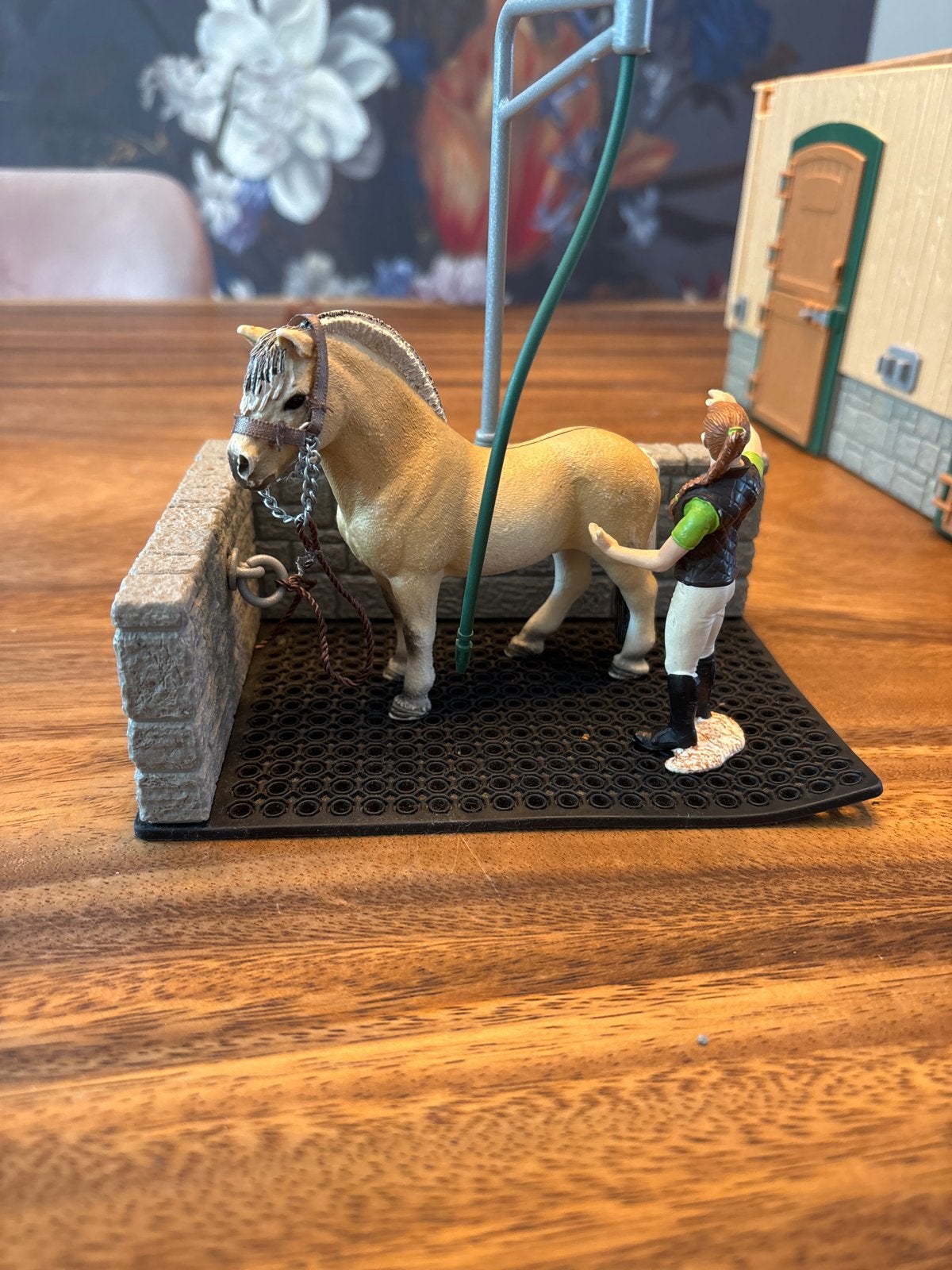 Schleich wasplaats 42104 met Fjord paard en verzorger, Ophalen, Zo goed als nieuw
