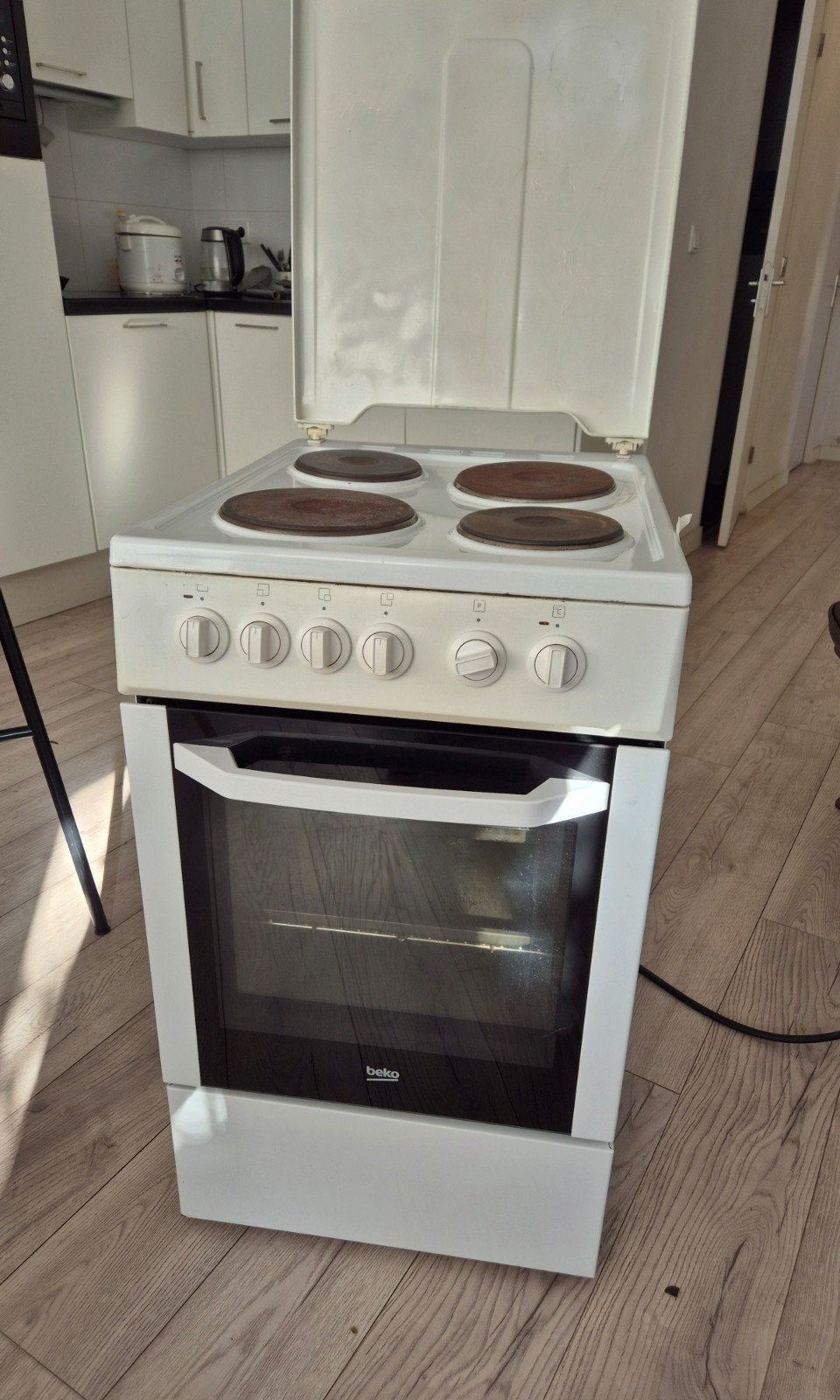 Beko Vrijstaand Elektrisch Fornuis met Oven, Ophalen, Gebruikt, Vrijstaand, 45 tot 60 cm