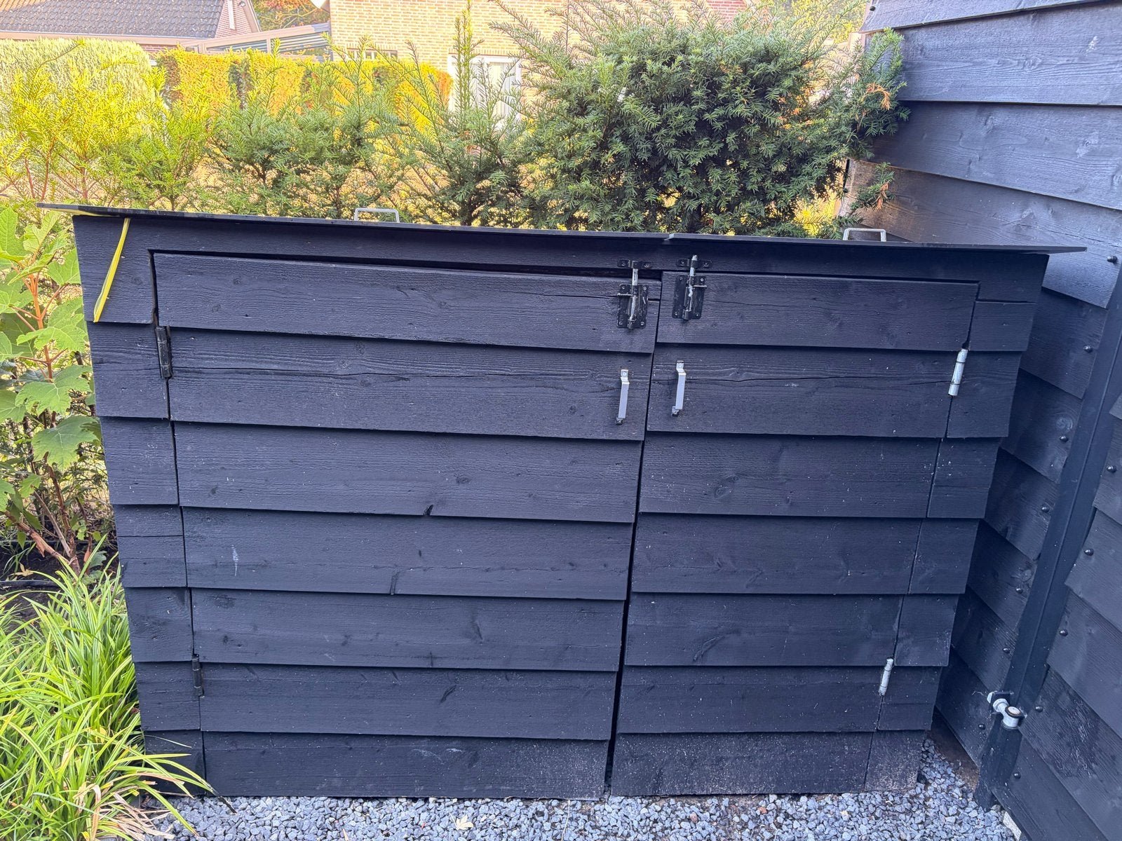 Zwarte houten kliko ombouw, Ophalen, Gebruikt, Hout, Containerberging