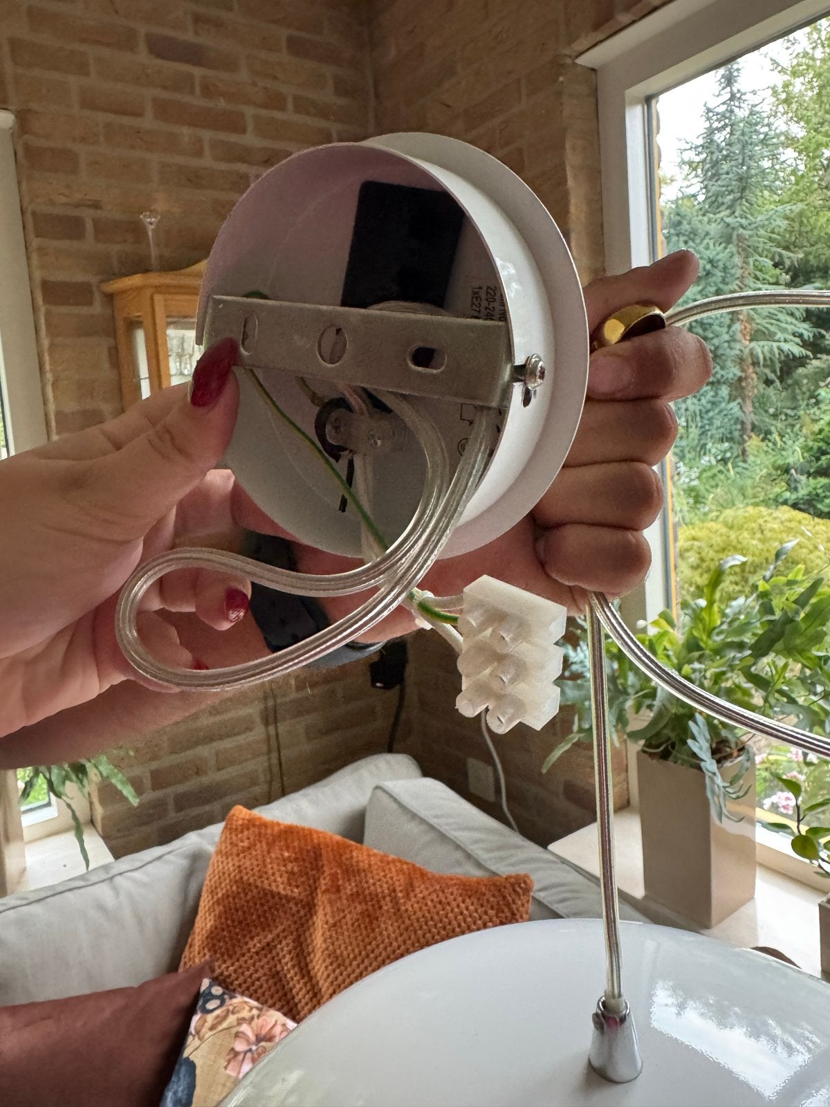 Foto 4 van 4x Witte Hanglampen met Lampbol - prijs voor de gehele set