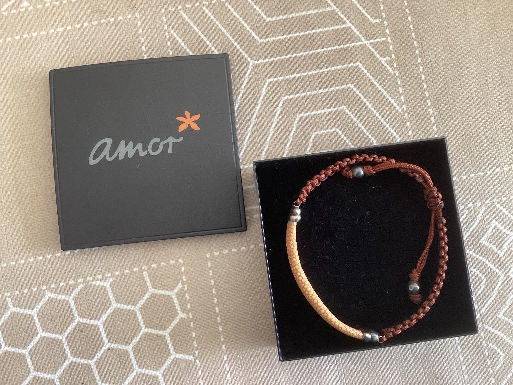 Bijzondere armband, nieuw in doosje, Amor, Sieraden, Tassen en Uiterlijk, Armbanden, Ophalen of Verzenden, Nieuw, Overige kleuren