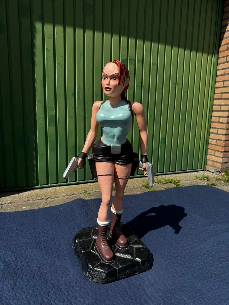 Lara Croft standbeeld 90 cm, Ophalen, Gebruikt