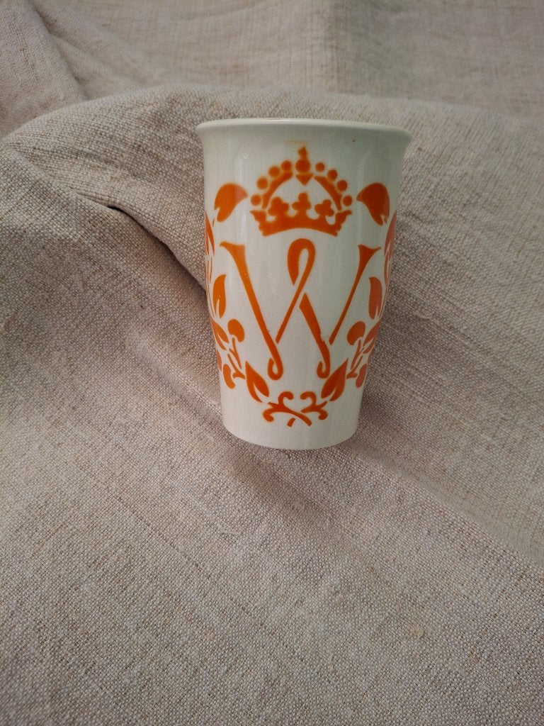 Vintage Oranje Beker met Kroon en Letter W, Ophalen of Verzenden, Zo goed als nieuw, Nederland, Servies