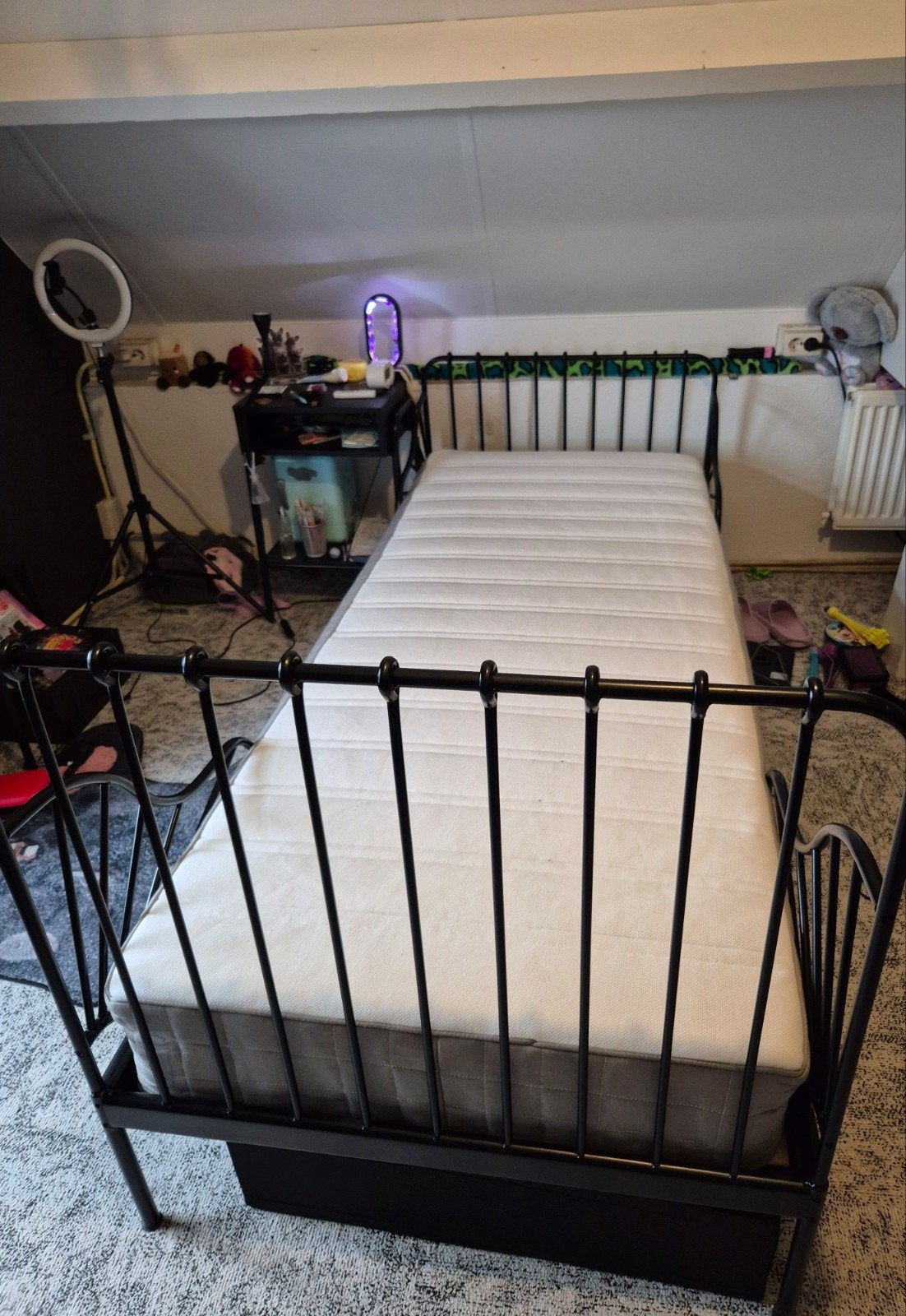 Ikea Minnen meegroeibed zwart met lattenbodem en matras, Ophalen, Eenpersoons, Zwart, 80 cm