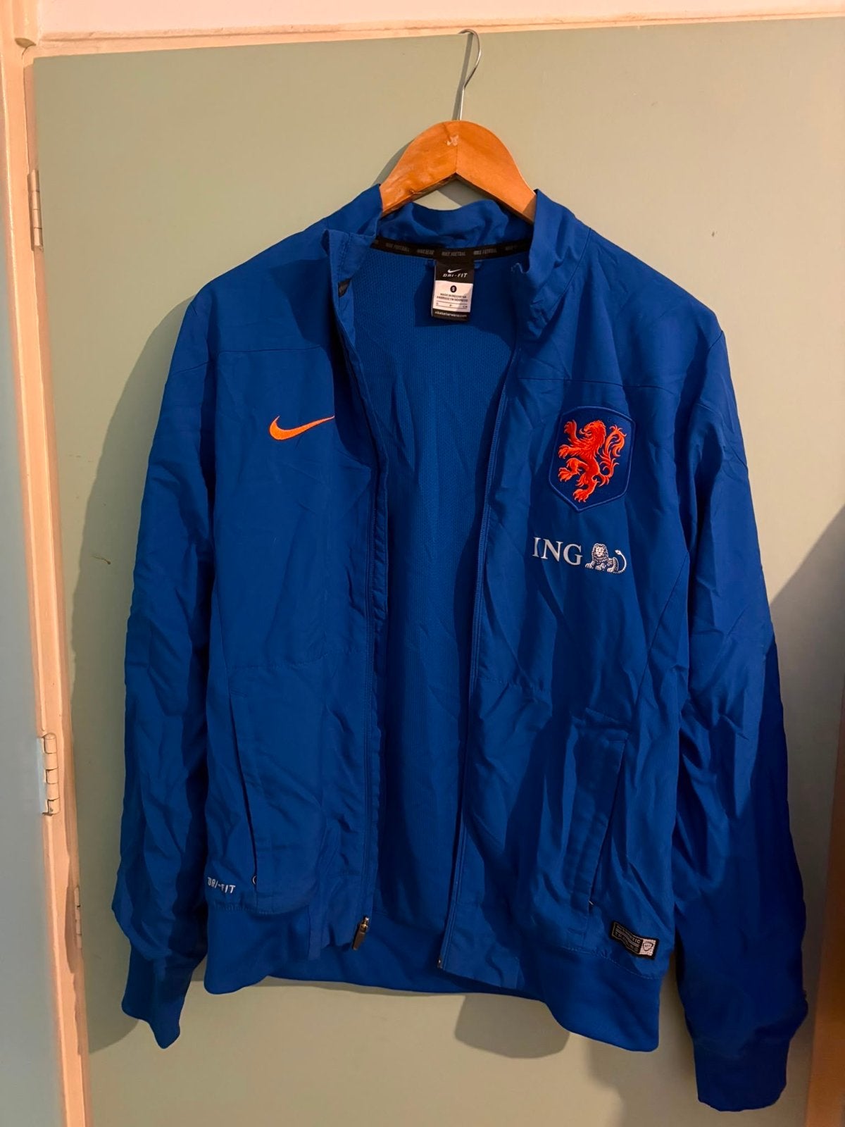 Nike Oranje Leeuwen Trainingsjack Maat S, Kleding | Heren, Sportkleding, Blauw, Ophalen of Verzenden, Voetbal, Gedragen