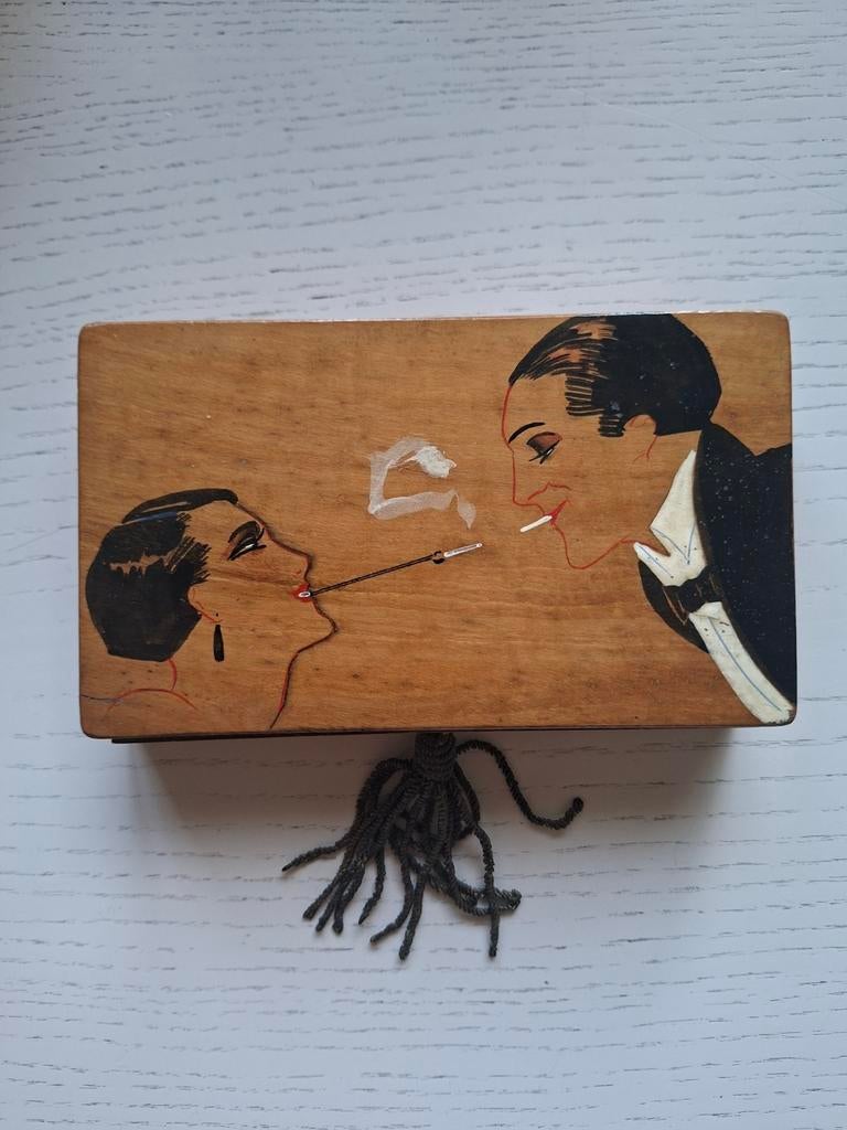 Art-Deco sigaretten doosje/ "rokend stel "/periode 1920-1930, Antiek en Kunst, Ophalen of Verzenden