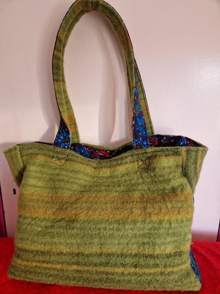 Luier- of boodschappentas met flessenvakken. Wol met katoen., Ophalen of Verzenden, Nieuw, Groen, Shopper