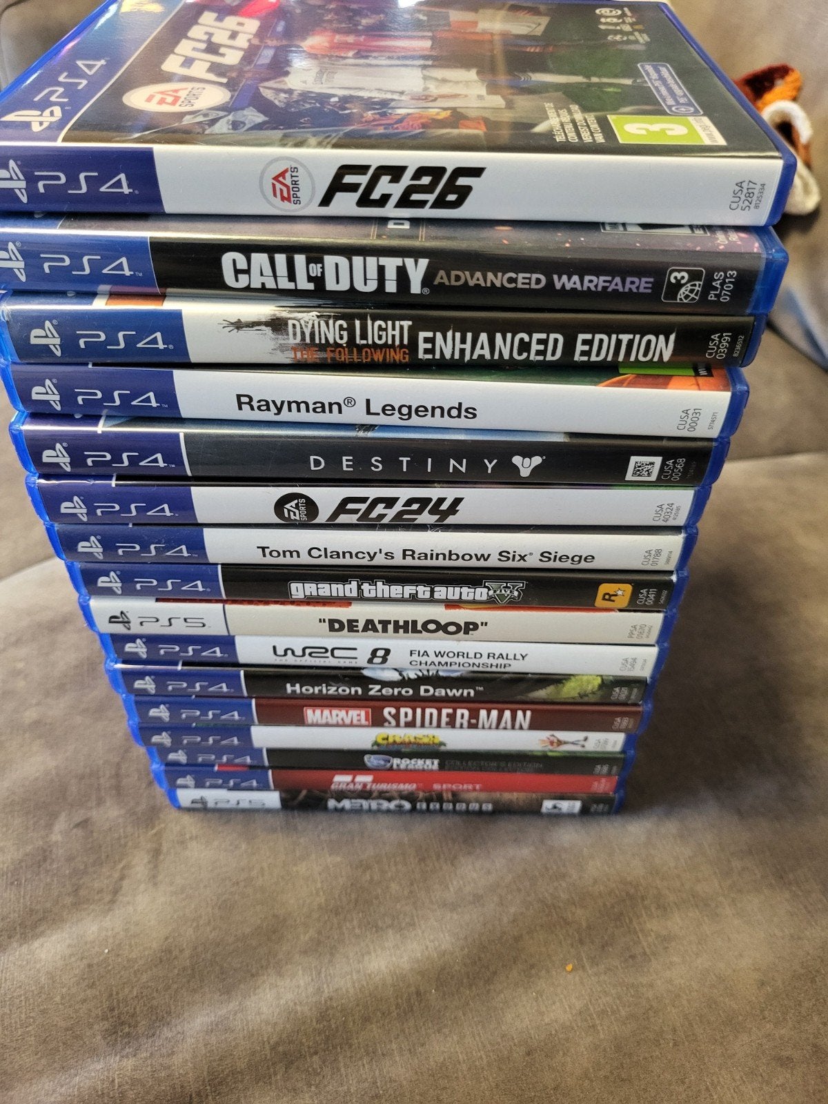 PlayStation 4 Slim met 2 controllers en 16spellen, Spelcomputers en Games, Games | Sony PlayStation 4, Gebruikt, Overige genres