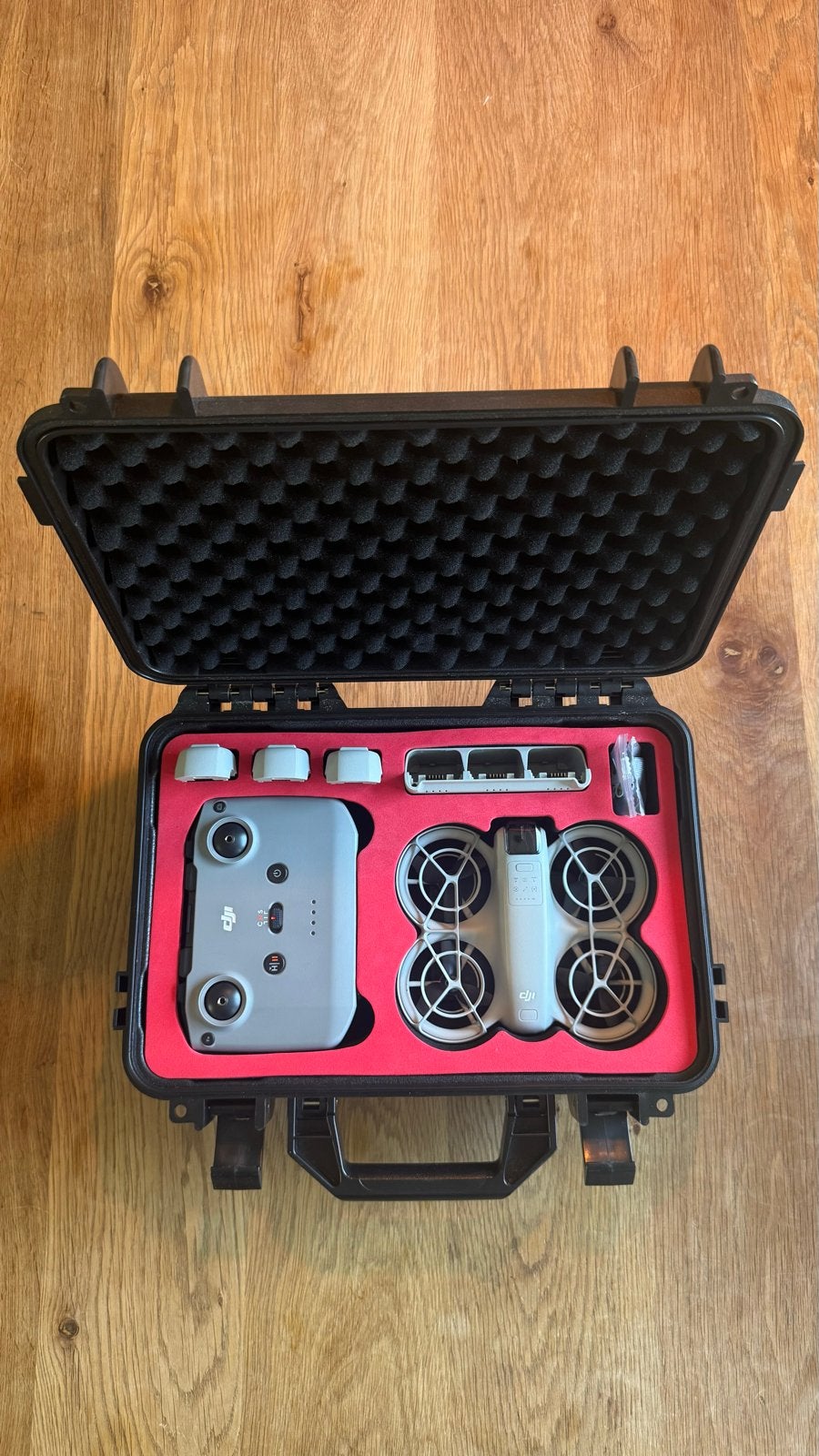 DJI Neo Fly More Combo + RC-N3 + 3 accu's + hardcase + ND fi, Audio, Tv en Foto, Drones, 250 tot 900 gram, 30 tot 45 minuten, Cameradrone