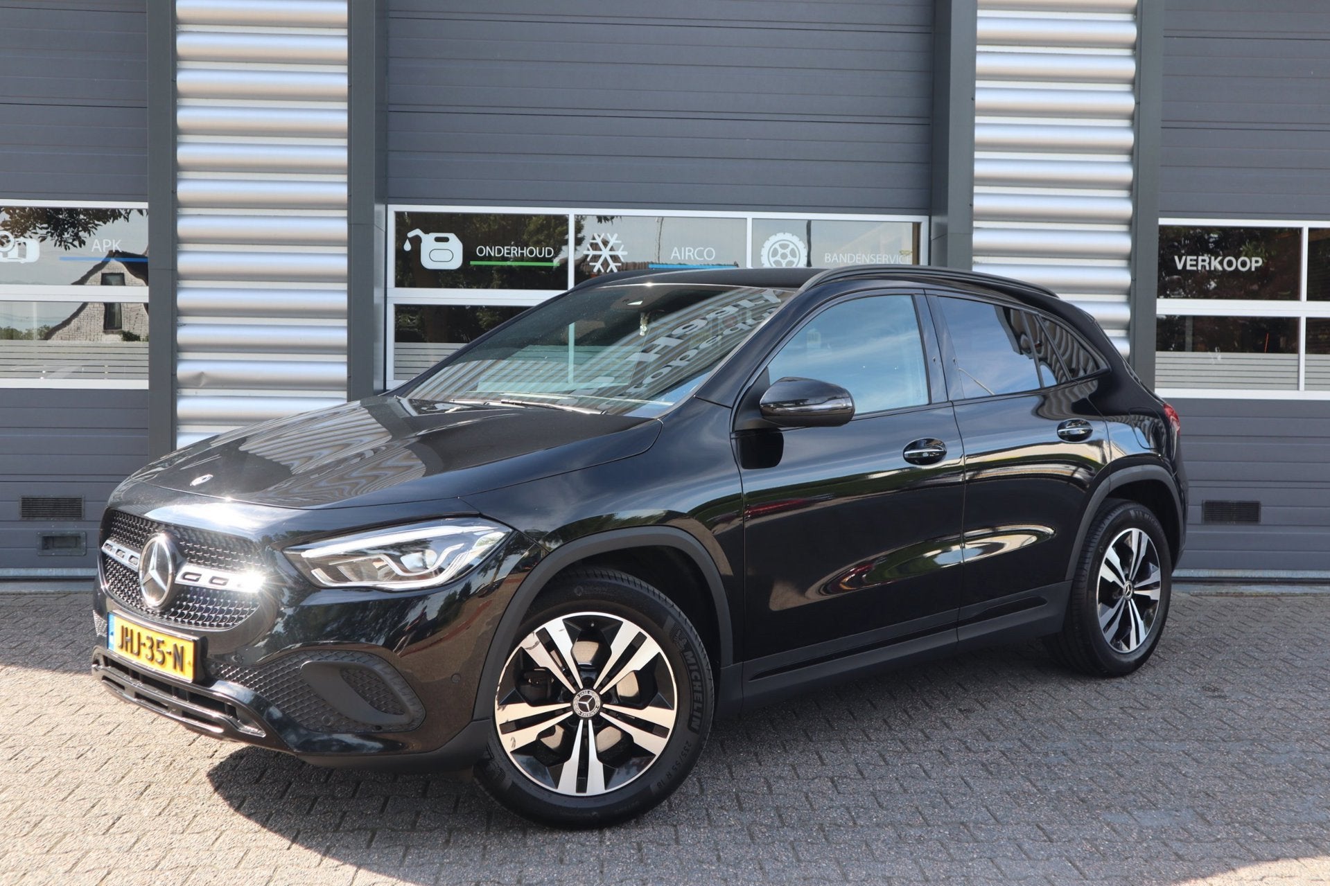 Mercedes-Benz GLA-klasse 200 AMG Line, 4 cilinders, Leder en Stof, Bedrijf, SUV of Terreinwagen