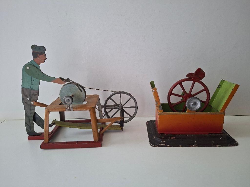 Oud Blikken speelgoed, scharensliep en waterschep, Ophalen of Verzenden