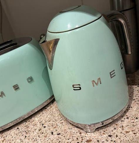 Smeg Waterkoker Mintgroen - Stijlvol en Functioneel, Witgoed en Apparatuur, Waterkokers, Gebruikt, 1 tot 2 liter, Draadloos, Verzenden