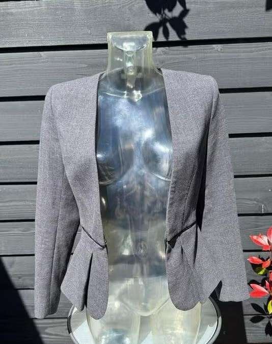 H&M grijze getailleerde Blazer, H&M, Verzenden, Zo goed als nieuw, Jasje
