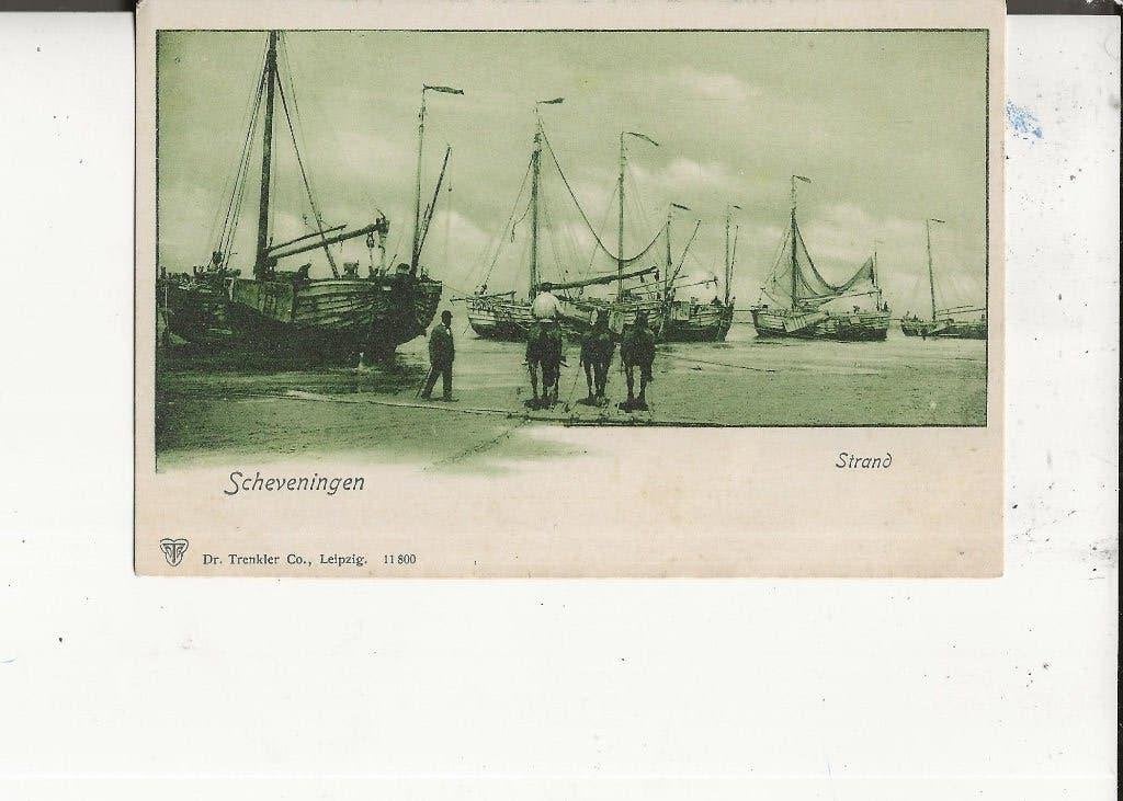 Scheveningen Bomschuiten op het strand 1900, Ophalen of Verzenden, Voor 1920, Gelopen, Zuid-Holland