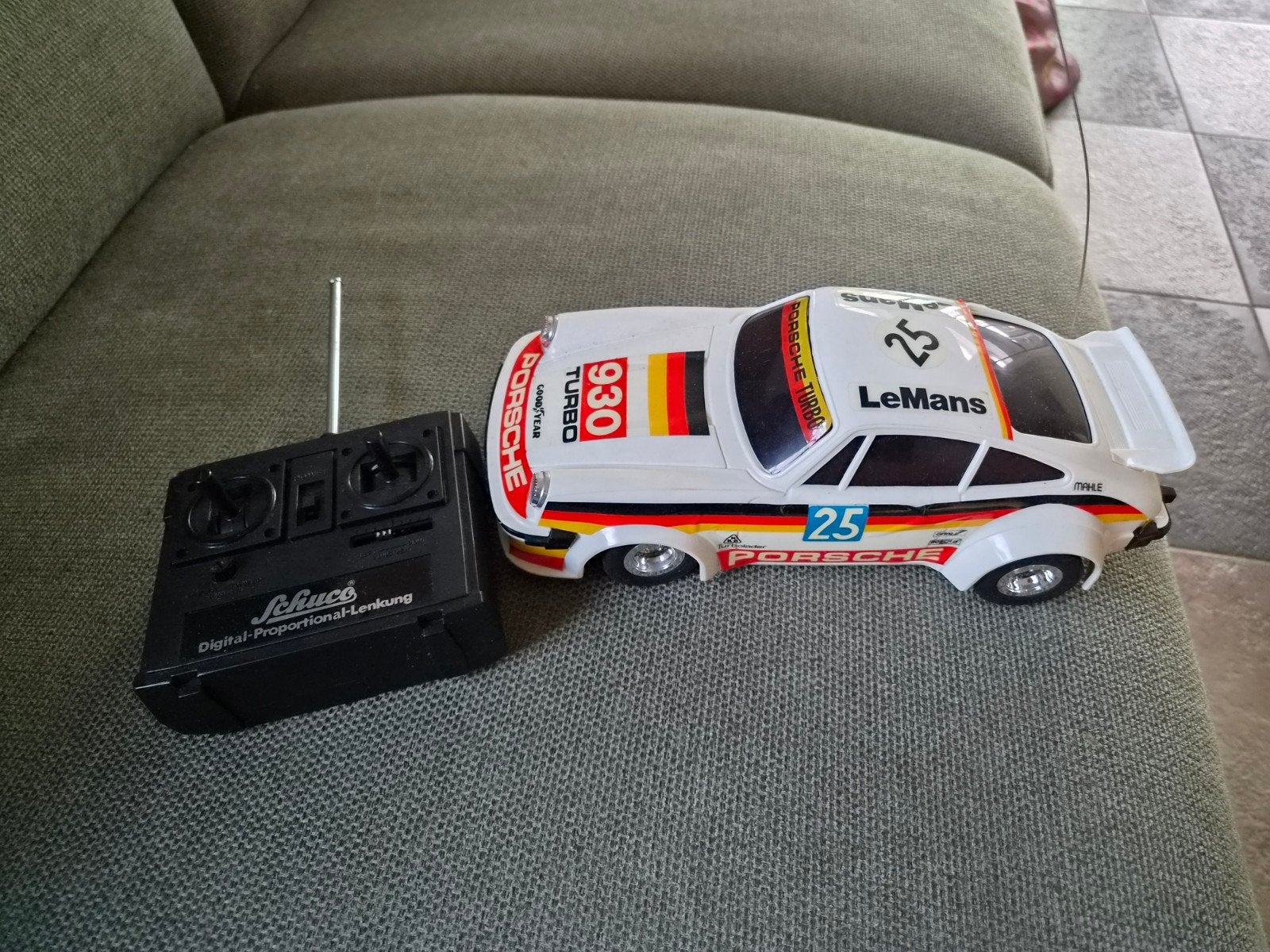 Schuco Porsche 930 Turbo RC Auto - Vintage Le Mans, Elektro, Gebruikt, Ophalen of Verzenden, Auto onroad