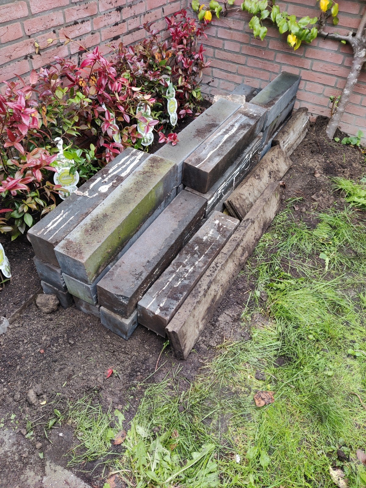 Gebruikte betonnen bielzen voor tuin of oprit, Tuin en Terras, Ophalen, Gebruikt, 100 tot 200 cm, Biels