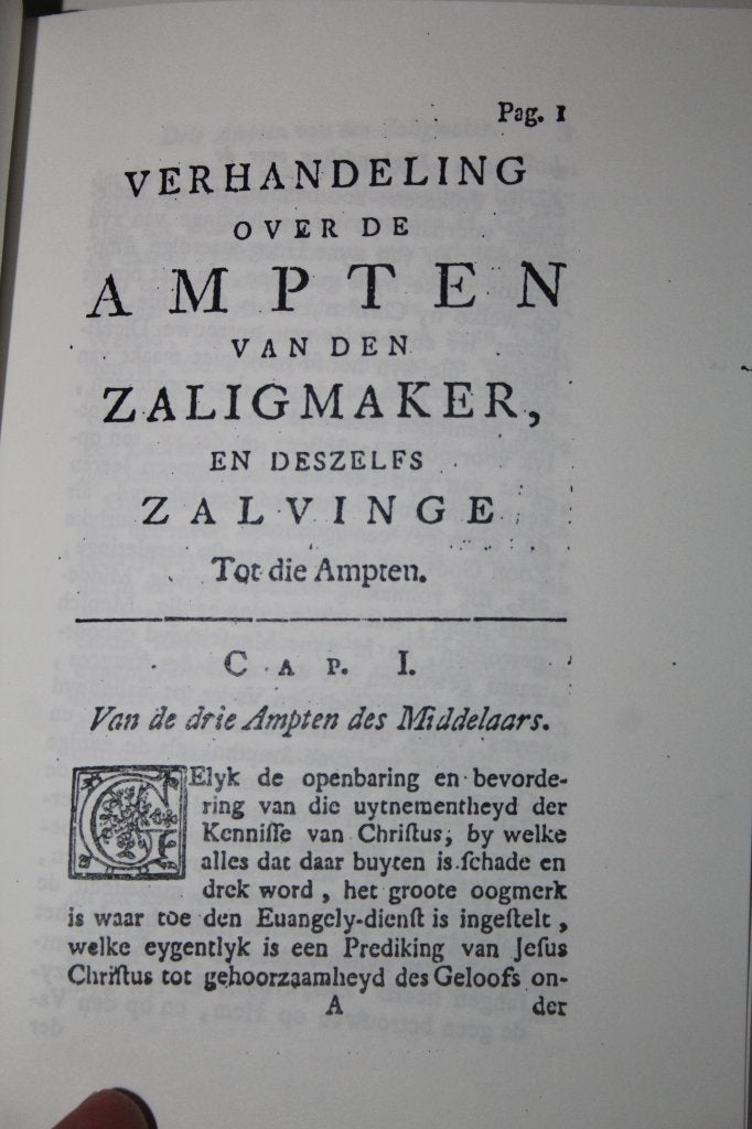 Nic. Holtius (vriend Comrie) - Over ampten Zaligmaker (repr), Boeken, Ophalen of Verzenden, Gelezen, Christendom | Protestants