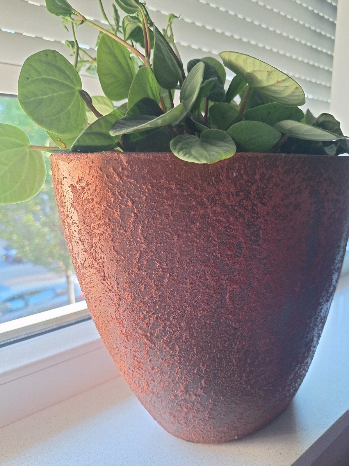 Prachtige bronze bloempot, smal model voor vensterbank, Tuin en Terras, Bloempotten, Zo goed als nieuw, Minder dan 40 cm, Overige vormen